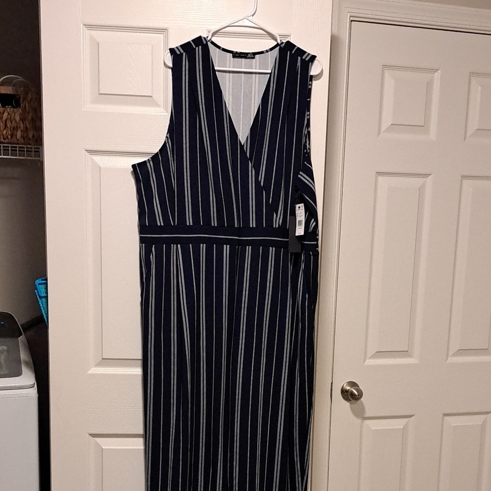Black Tape sleeveless jumpsuit- NWT- size 3X